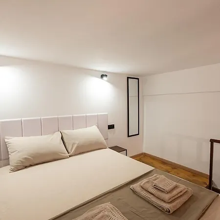 Avliluxurylofts - Luna Apartament